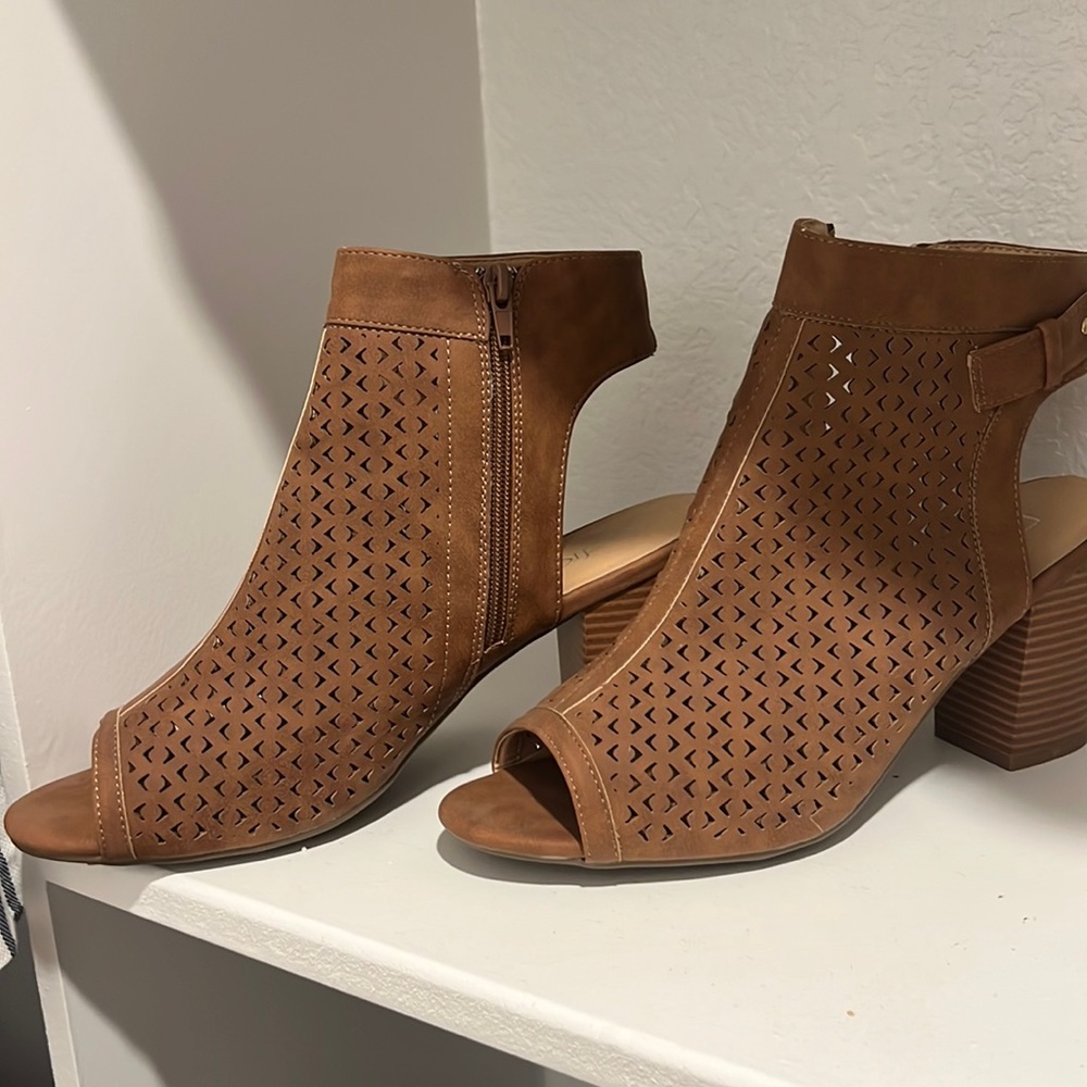 Ankle heels brown color